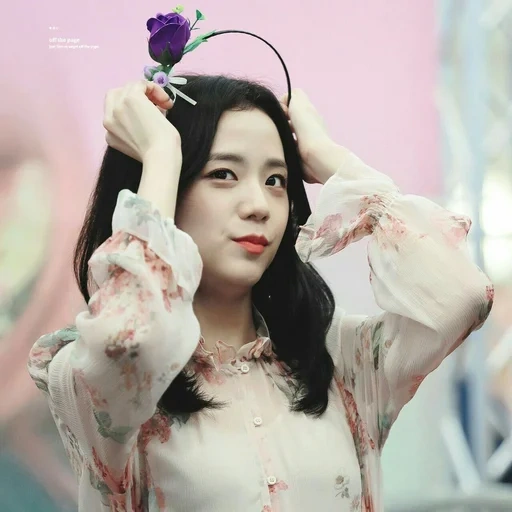 ким джису, blackpink jisoo, jisoo 2019 цветами, королева ким джису, kim jisoo королева