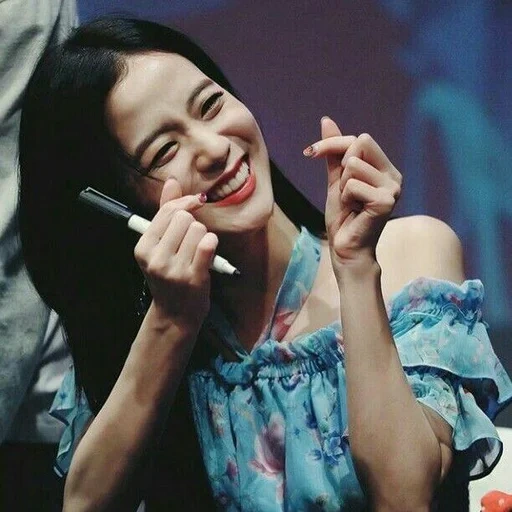 kim jisu, blackpink jisoo, jennie blackpink, kim jisa fansayne 2018, blackpink fansain jisu pistole