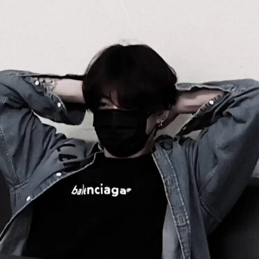 человек, чон чонгук, jungkook bts, jeon jungkook bts, чонгук balenciaga