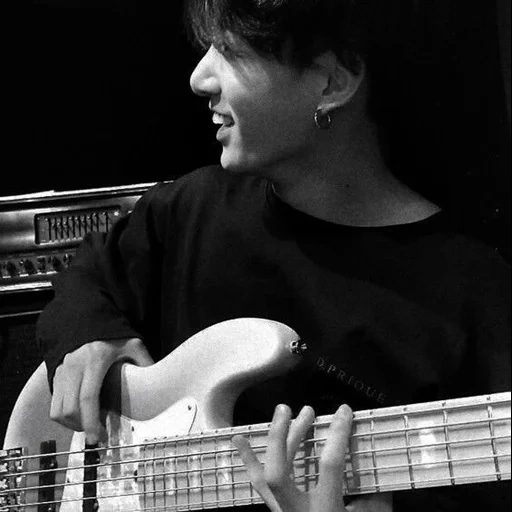 jung jungkook, el cantante, bts guitarist, kate silverstein, toto while my guitar gently weeps