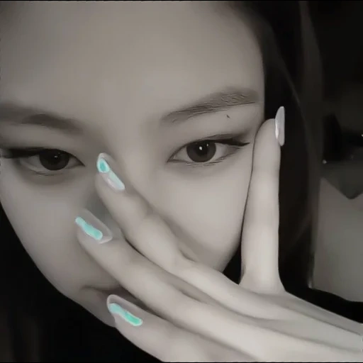 asiático, jenny kim, kim jennie, uñas coreanas, maquillaje de ojos coreano