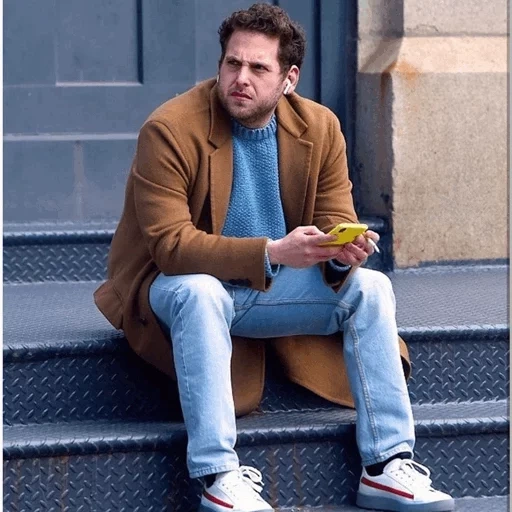 джона хилл, adidas trainer, adidas superstar, кэжуал мужской стиль, adidas samba jonah hill