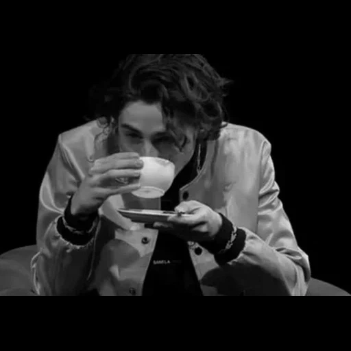 harry, anak muda, timothee, timothy sharame, matius goode minum