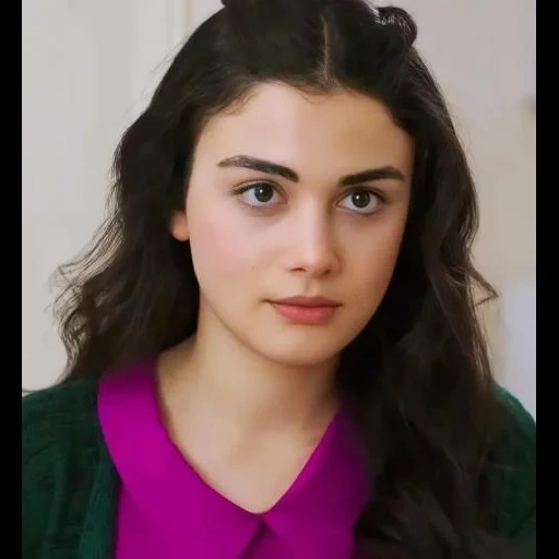 актрисы, девушка, yemin dizisi, клятва турецкий сериал рейхан, клятва турецкий сериал рейхан плачет