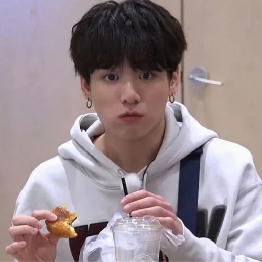 bts chonguk, jung jungkook, jungkook bts, cookies jungkook, bts jungkook makan