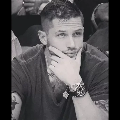 tipo, tom hardy, attore di tom hardy, tom hardy è bellissimo, tom hardy hairstyle warrior