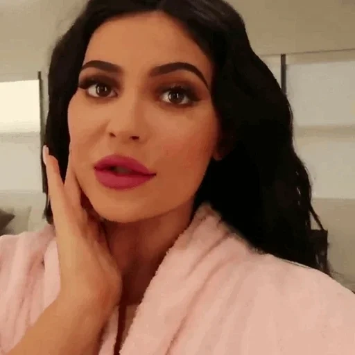 junge frau, vlog jenner, kylie jenner, kim kardashian instagram