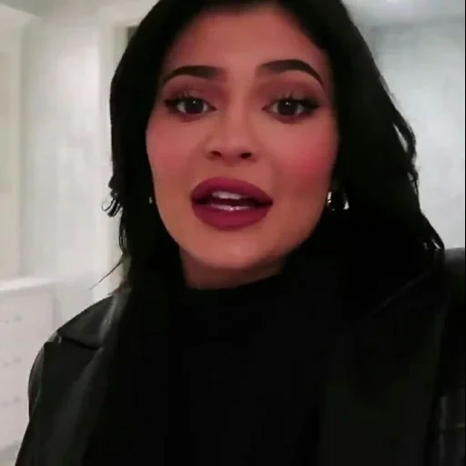 kylie, young woman, kylie jenner, makeup kylie jenner, kylie jenner game uno