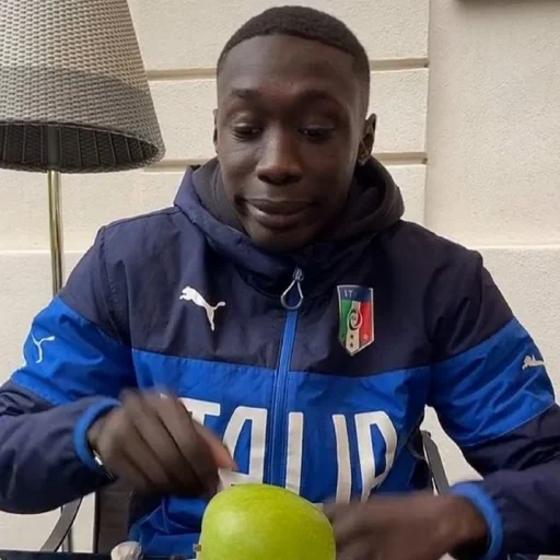 personne noire, le mâle, khaby boiteux, khaby lame tik tok, khaby glavka instagram