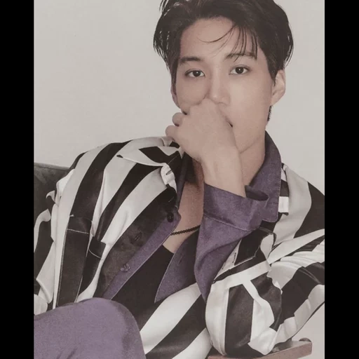 kemuliaan, kai exo, park chang yeol, w korea kai, aktor korea