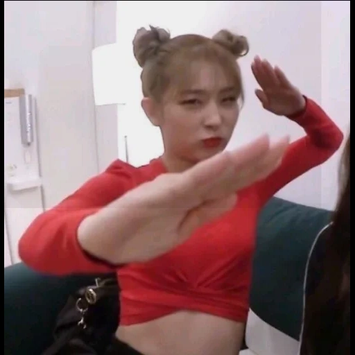 menina, veludo vermelho, a irene é engraçada, veludo vermelho irene, seulgi de veludo vermelho