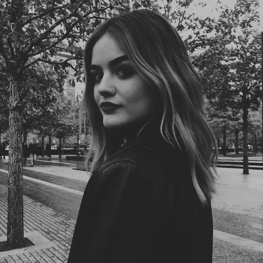 the girl, the girl, lucy hale, lucy hale ist blond, nette lügner spencer