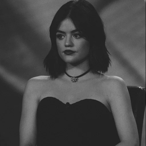 mujer joven, lucy hale, lucy hail, lucy hale 2021, lucy hale queridos engañadores
