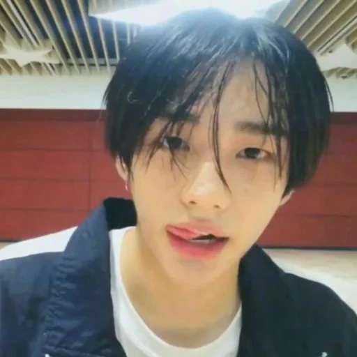 dengan hyun-jin, cowok yang cantik, henjin hwan, hwang hyunjin, anak laki laki yang cantik