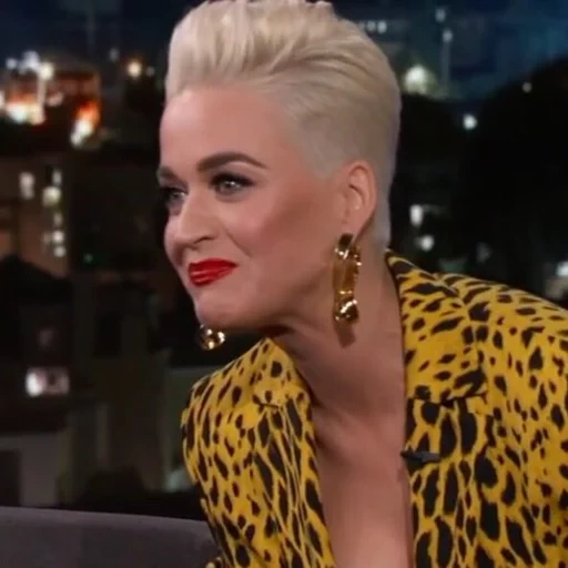 girl, katy perry, cringe moment, female hairstyle, short haircut