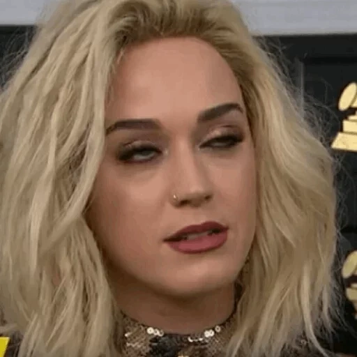 chica, rubia, el maquillaje es hermoso, katy perry es rubia, katy perry karakin