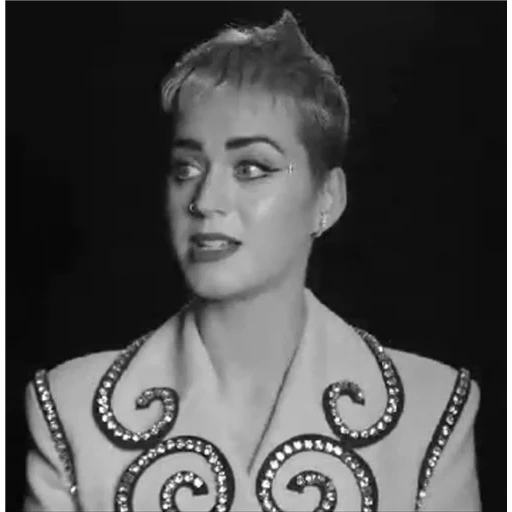 femme, jeune femme, la seule femme, elizabeth allen actrice, katy perry swish swish