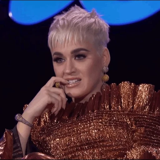 kitty perry piange, katie perry 2018, katie perry è calva, katie perry ha fallito, kitty perry american idol