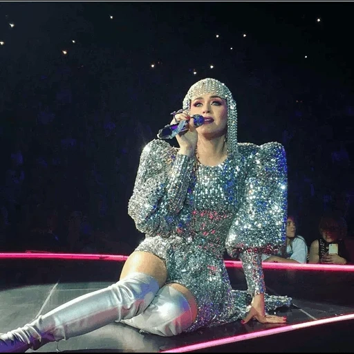 the girl, katie perry, katie perry kismi, katie perry zeuge der tour, katy perry witness auf der tour