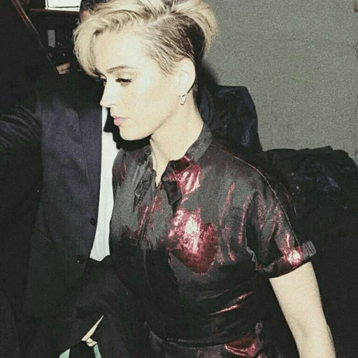 young man, madonna 1994, short haircut, blonde hair, katy perry's bodyguard