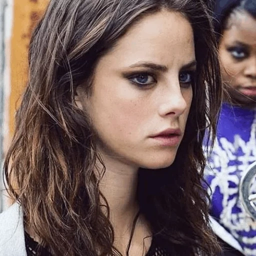 effie, effie stumm, kaya scodalario, kaya scodalario efi, kaya skodario molokosa