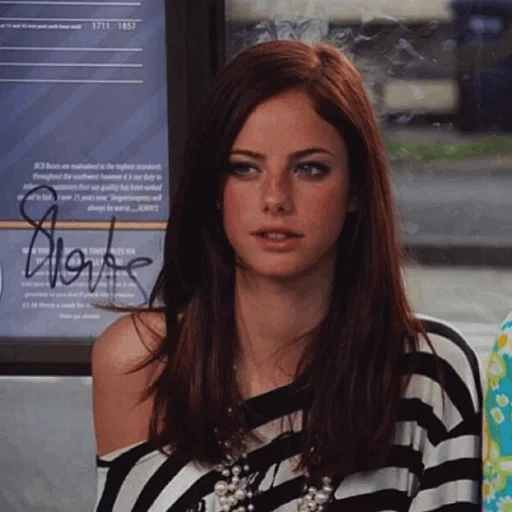 effy, jeune femme, effie gémit, kaya scodelario, kaya skogladario effie