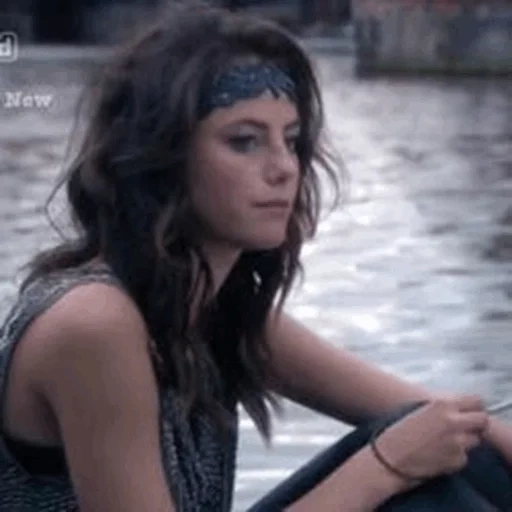 fragebogen, frau, junge frau, skins effy, effi tony museen