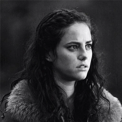 young woman, kaya scodelario, kaya skogladario effie, kaya skogladario teresa, kaya skogladario running labyrinth