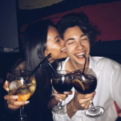 asiatique, humain, jeune femme, le couple est du vin, fille avec un verre d'un homme