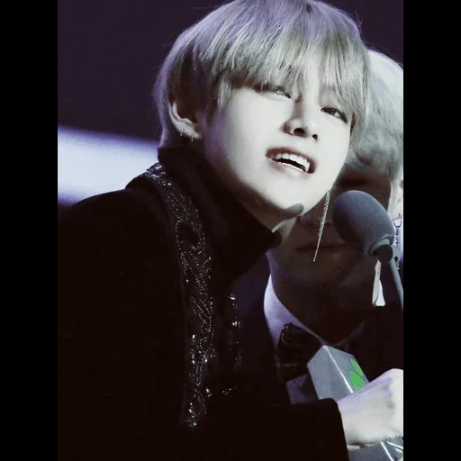 taehen, taehyung, kim ta hyun, taehyung bts, taehen è bellissimo