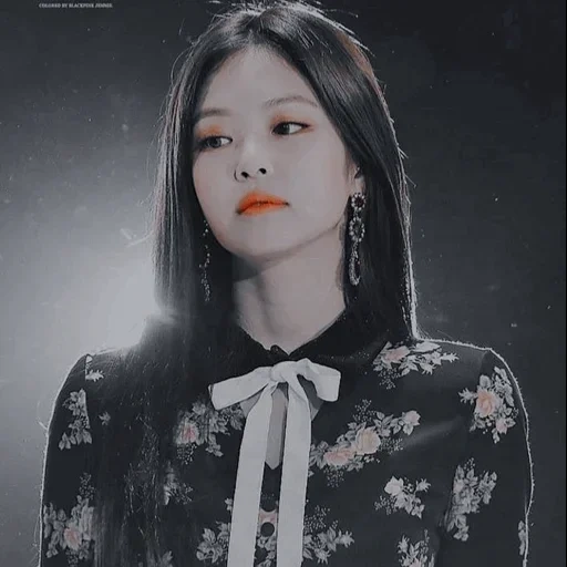 jeune femme, rose noir, jenny kim, jane blackpink, jennie blackpink