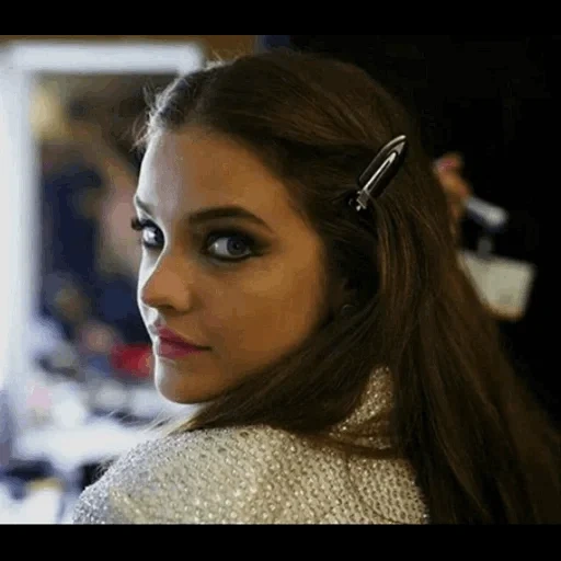 kulak, retrasar, damla sonmes, barbara palvin, joyas