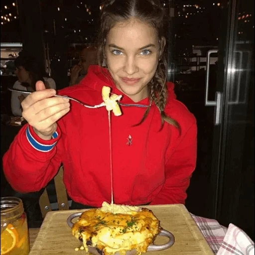 junge frau, barbara palvin, natalya vodyanova, barbara palvin selfie, natalia vodianova jugend