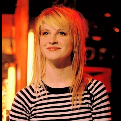 rosso, giovane donna, paramore, hayley williams, temi del telefono