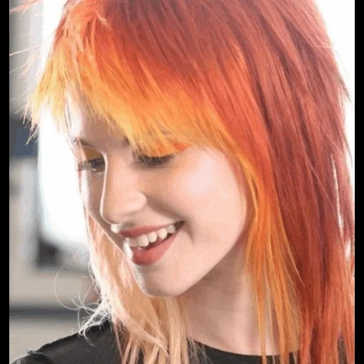 paramore, hayley williams, paramore paramore, paramore haley williams, hayley williams pour écrire l'amour sur ses bras