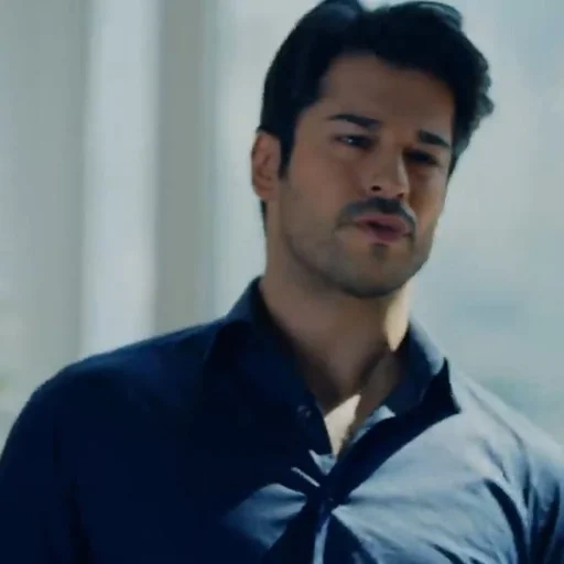 o masculino, kara sevda, burak ozchitiv, burak ozchitovit kemal, burak ozchitvit black love sem bigode