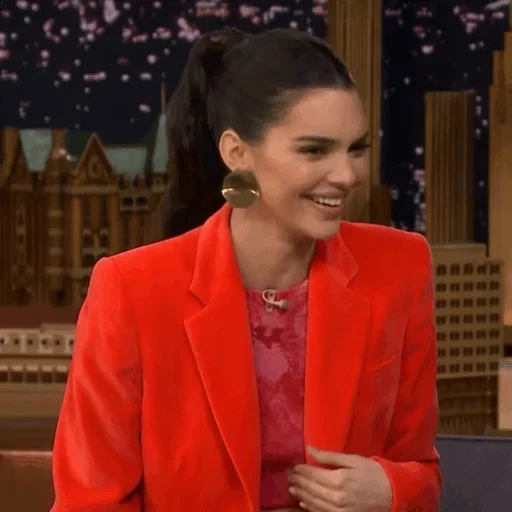 giovane donna, stasera, jimmy fallon kendall jenner, kendall jenner a jimmy fallon, borodina v buzova 18 giugno 2020