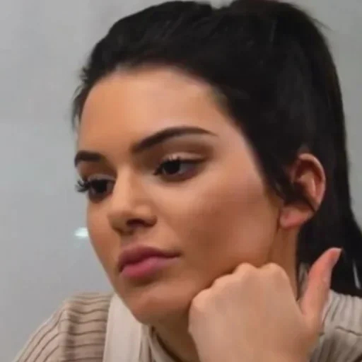 kendall jenner makeing, model kendall jenner, kendall jenner, kendall jenner crying, kendall dan kylie jenner