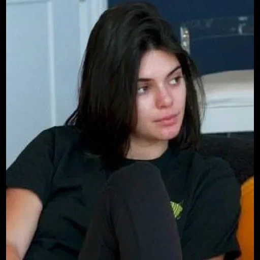 kendall jenner, kylie jenner, kendall jenner before plastic surgery, kendall jenner non painted
