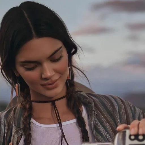 kendall jenner, kendall jenner tequila 818, style kendall jenner, american supermodel kendall jenner, kendall jenner tequila 818