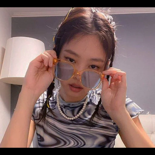 jennie, jenny king, kim jennie, jenny gold glasses, jennie blackpink