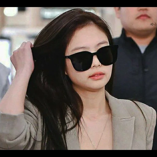 jenny king, fashion korea, jennie blackpink, kacamata hitam wanita