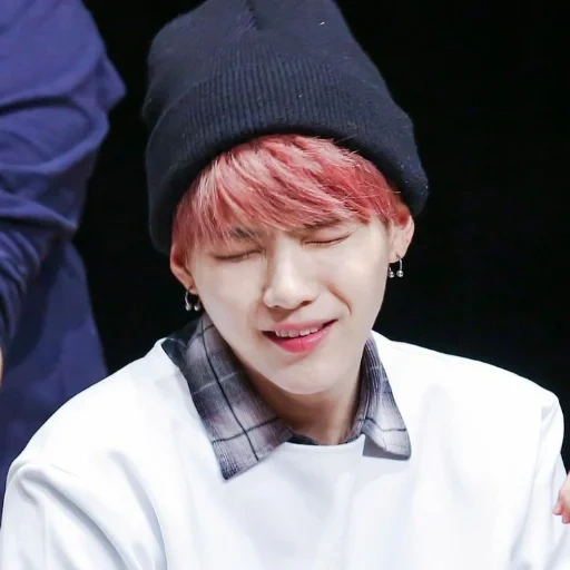 suga, yoongi pink, bts yoongi, min yongi bts, min yongi suga