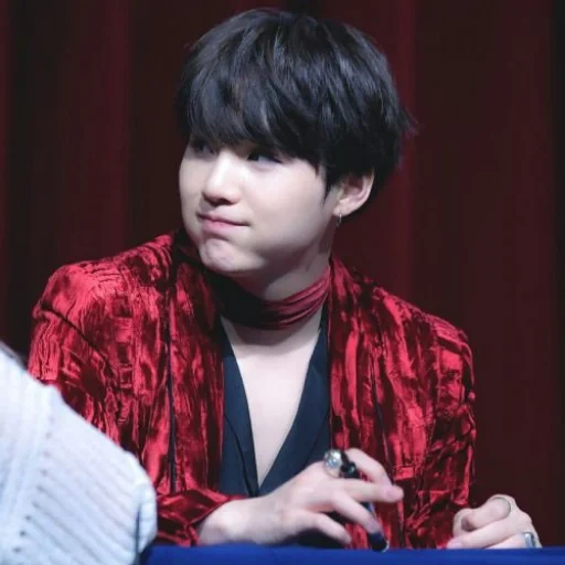 yoongi, min yongi, yoongi bts, min yongi bts, shuga blood sweat and tears