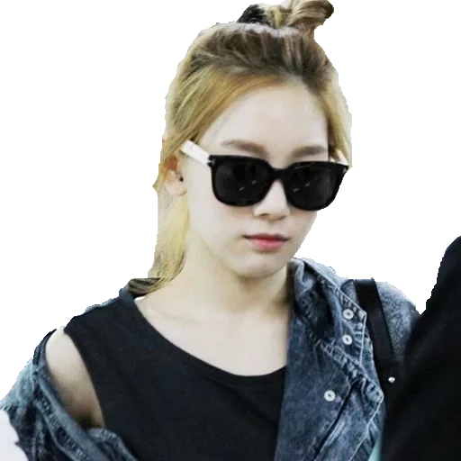 la ragazza, lire la suite de l'article, snsd taeyeon, la moda coreana, occhiali da sole grandi