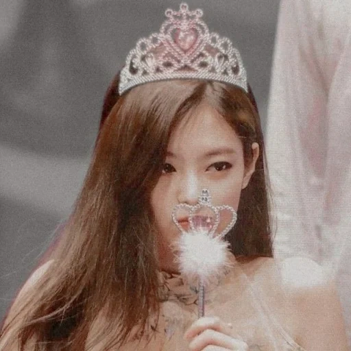 jenny kim, jennie blackpink, couronne jenny blackpink, couronne de jennibleppink, jenny blackpink korolev