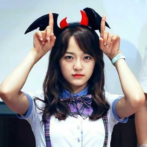 eles contrataram, jin shi john, kim sejeong, kim see jeong, menina asiática