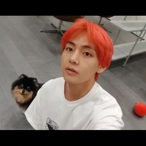 kim ta hyun, taehyung bts, anak laki laki bangtan, rambut merah taehyung, bts taehyun tanpa riasan