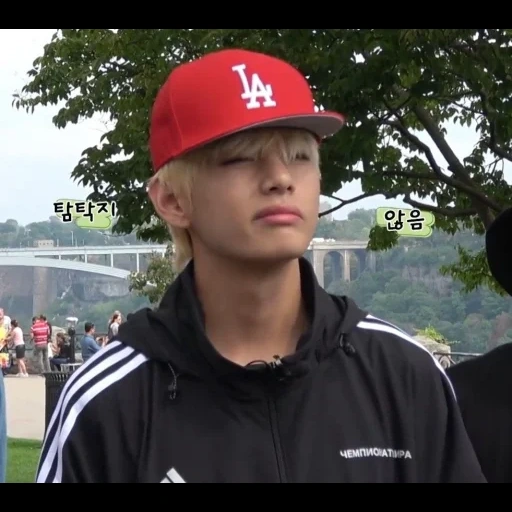 the boy, kim tae-hyun, taehyung bts, die bangtan boys, kim taihang red hat