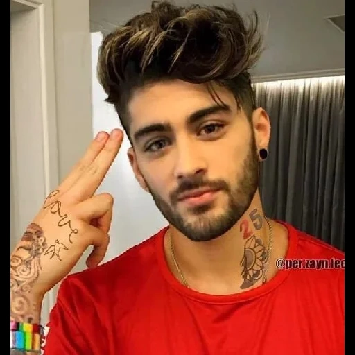 zayn, мужчина, зейн малик, телефон камерой, красивое лицо парня